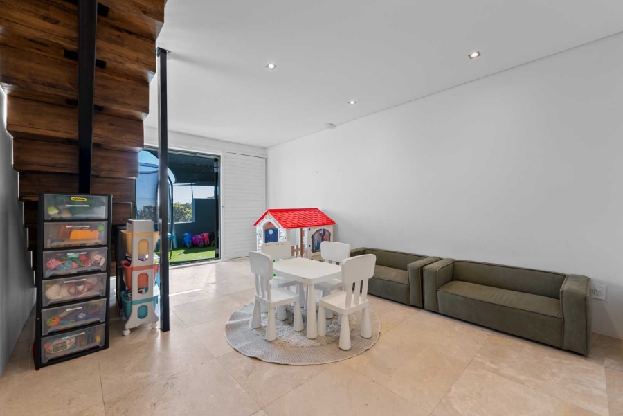 8 Bedroom Property for Sale in Camps Bay Western Cape